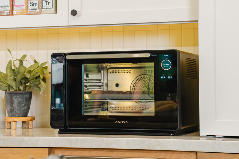Anova Precision Oven 2.0: «розумна» піч, яка розпізнає продукти, готує за вас та вимагає окрему підписку