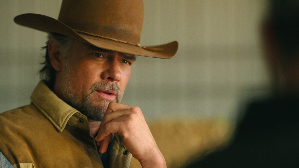 RANSOM CANYON. Josh Duhamel as Staten in Episode 102 of Ransom Canyon. Cr. Courtesy of Netflix © 2025