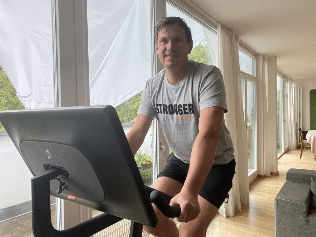 Neue Peloton STRONGER Capsule Collection zugunsten der Brustkrebsforschung