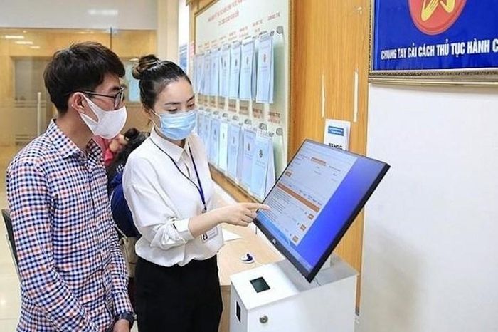 Cú Nhảy Vọt Công Nghệ: Từ “Một Cửa” Đến “Không Người”!  #CửaHàngKhôngNgười #CôngNghệ4_0 #TươngLaiMuaSắm #ThươngMạiĐiệnTử #Automation #RetailTech #Innovation