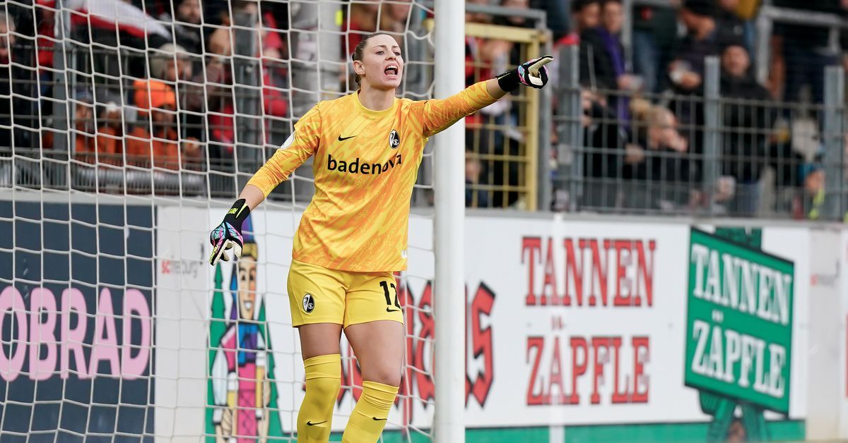 Sport-Club Freiburg v FC Bayern München - Women’s DFB-Cup: Round of 16