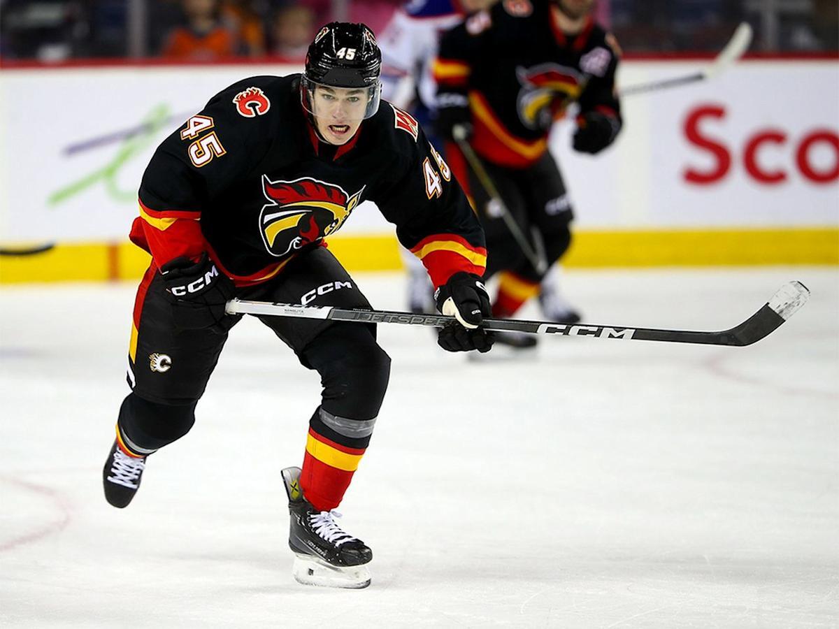 Sam Morton re-signs with Calgary Flames, sets sights on NHL job