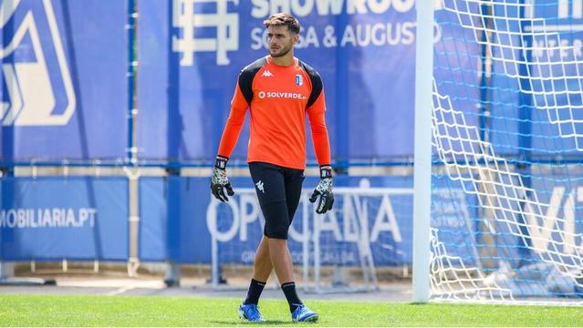 Antonio Gomis Joins Vizela: Goalkeeper's Crucial Step for Primeira Liga Return
