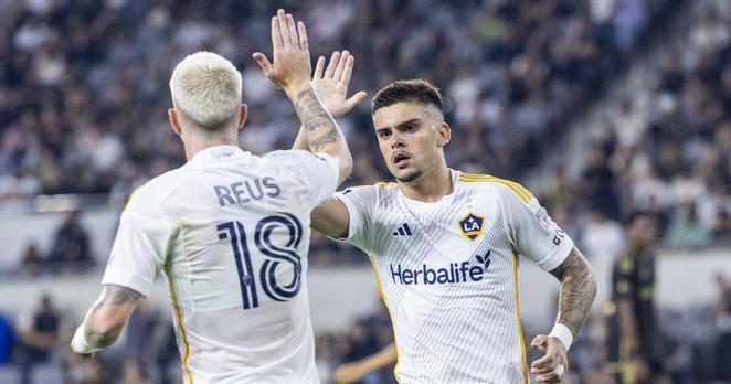 Galaxy scores last-minute goal to force draw with rival LAFC