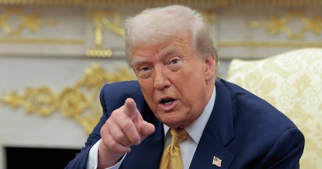 WASHINGTON, DC - JULY 22: U.S. President Donald Trump calls on a reporter during a meeting with Philippine President Ferdinand Marcos Jr. in the Oval Office at the White House on July 22, 2025 in Washington, DC. Trump and Marcos are expected to discuss trade tariffs, increasing security cooperation in the face of China’s growing maritime power in the West Philippine Sea and other topics. (Photo by Chip Somodevilla/Getty Images)