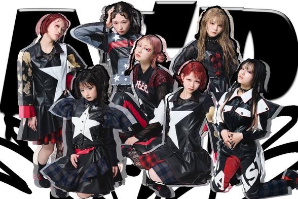 Photo with the seven group members of ASP posing, brought together as if it were a collage. They are wearing black rock-inspired outfits with accents of red and white.