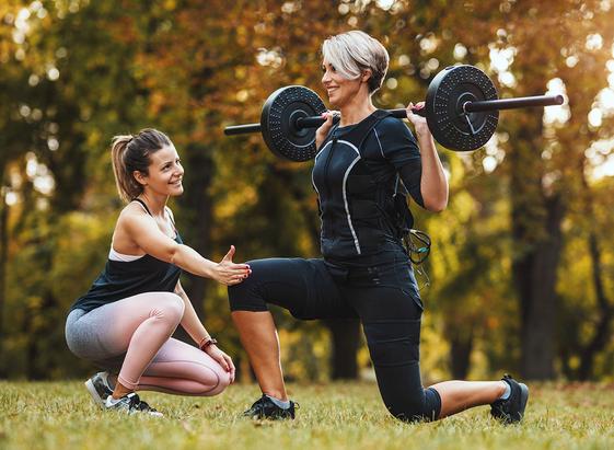 5 Weightlifting Mistakes Hurting Your Joints After 40 5 Weightlifting Mistakes Hurting Your Joints After 40