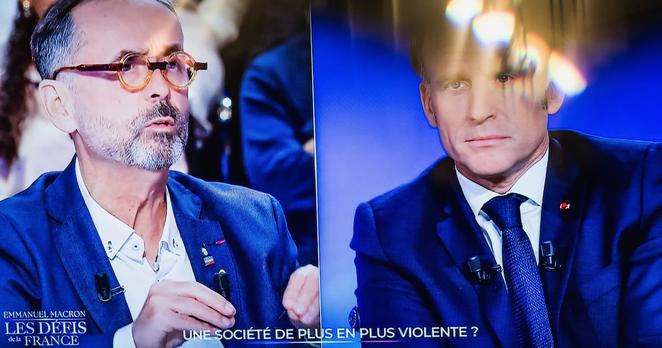 Robert Ménard face à Emmanuel Macron, lors de l'émission spéciale «les Défis de la France», le 13 mai.