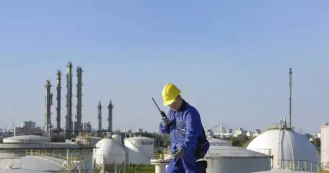 BASF verschafft sich finanziell mehr Luft - Unternehmen